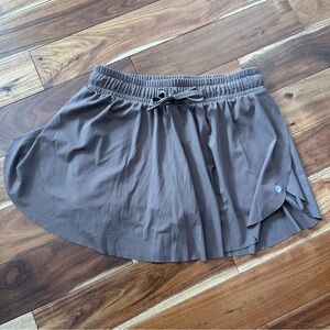 Women’s Taupe/Gray Ribbed Athletic Skort with Pockets size XS/S